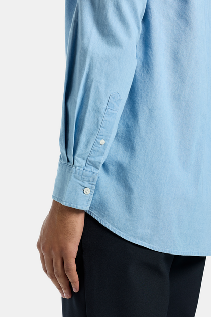 THE CHAMBRAY SHIRT