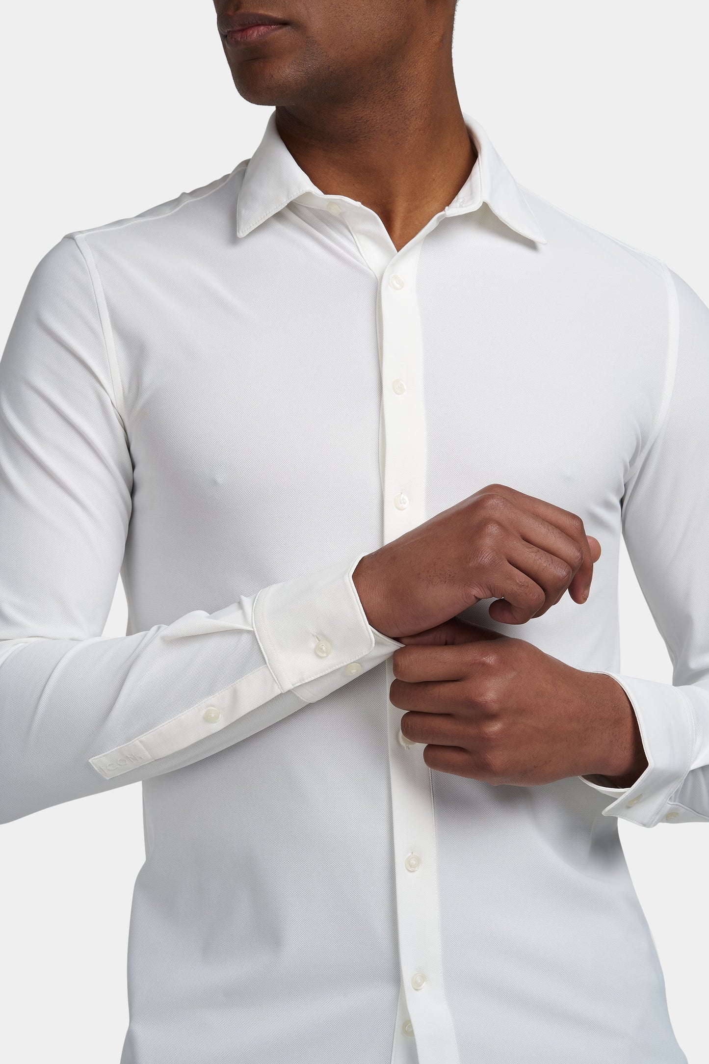 THE ATHLETIC STRETCH SHIRT