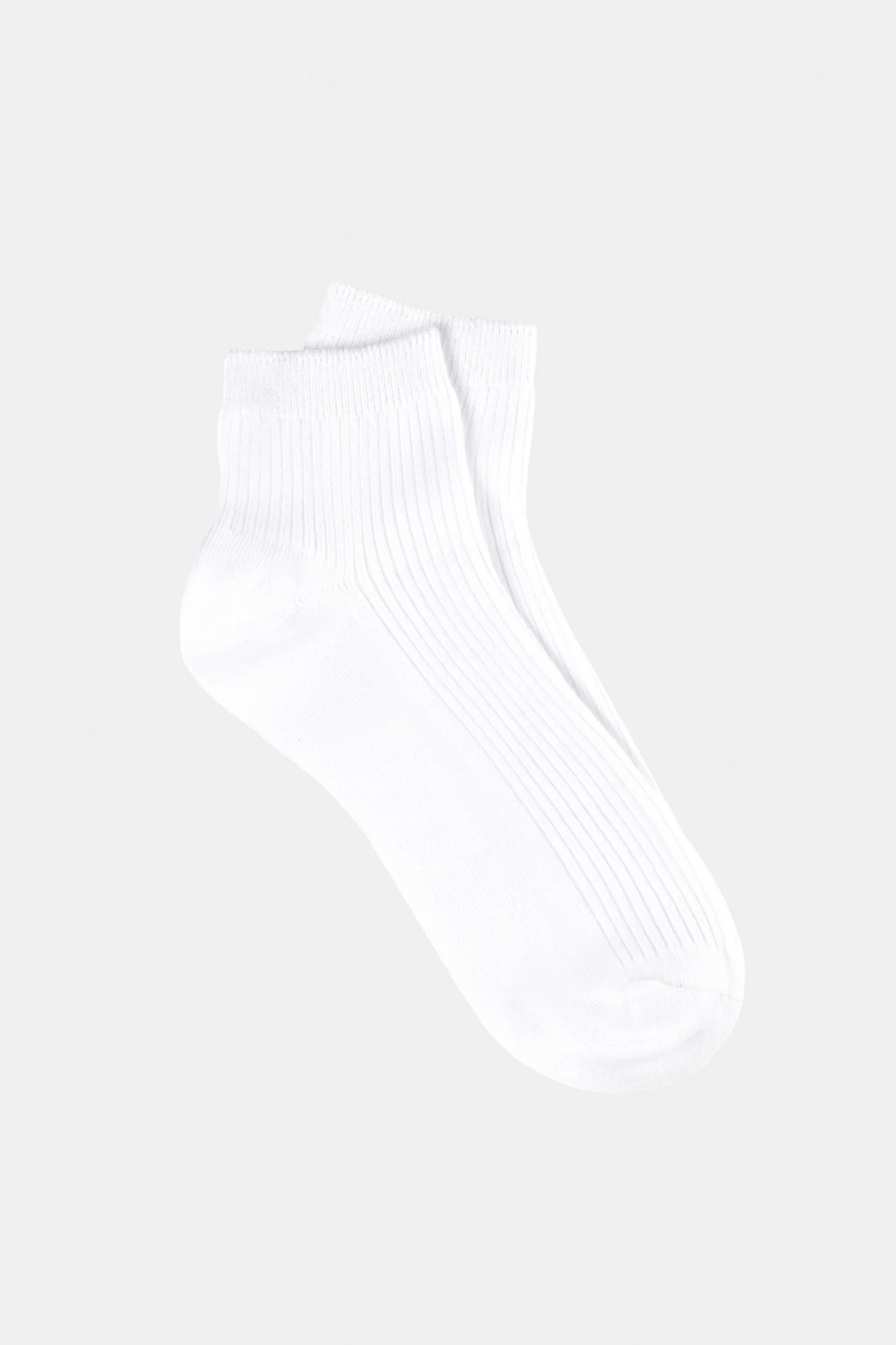 THE CAMEO RIBBED ANKLE SOCKS