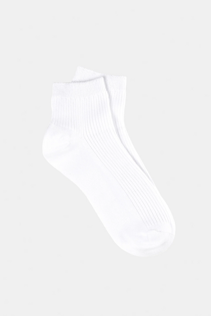 THE CAMEO RIBBED ANKLE SOCKS